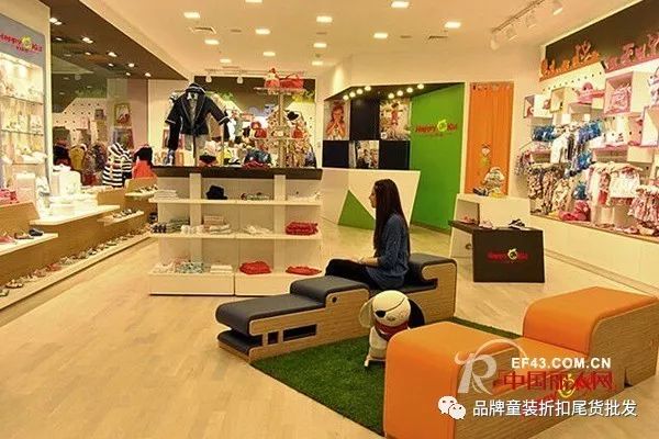 童裝店鋪裝修設(shè)計(jì)要點(diǎn)，怎樣裝修出特色店鋪！  品牌童裝尾貨一手貨源，幫你來裝修