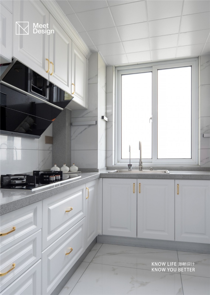 餐廳櫥柜裝修效果圖優(yōu)雅歐式，帶你探秘融化在奶油里歐式豪華廚房設(shè)計(jì)圖片賞析