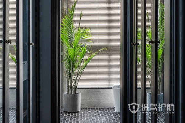 衣帽間裝修效果圖-保駕護航裝修網(wǎng)